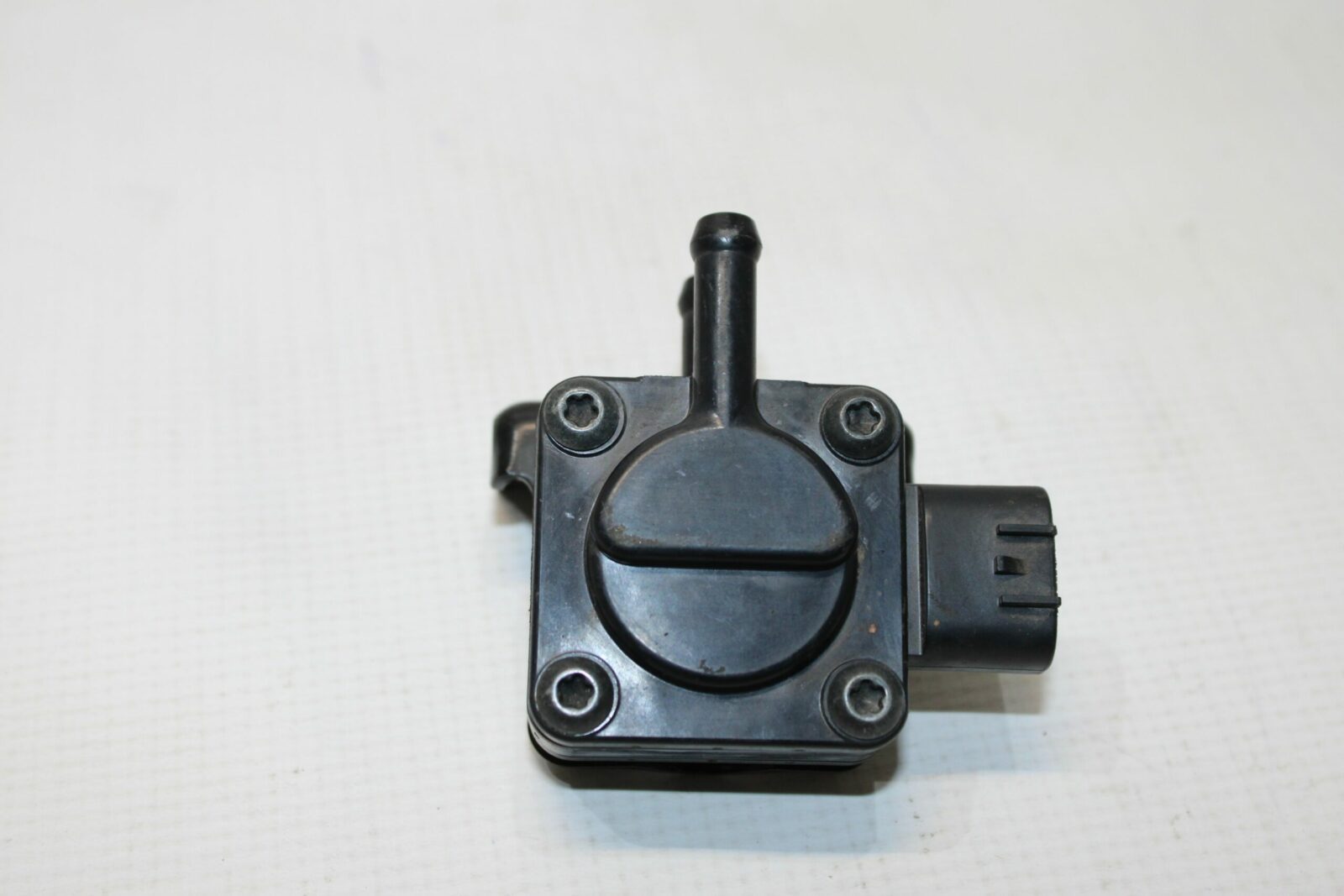 15310702585-img-1129-min.jpg Sensor de pressão diferencial gás de exaustão cód. 3626432C1 - Image 1