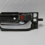 Maçaneta interna porta direita Hilux 2005 a 2015