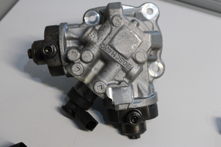 15324129551-img-6065-1.jpg BOMBA DE COMBUSTIVEL AMAROK V6 3.0 2018/... - Image 1