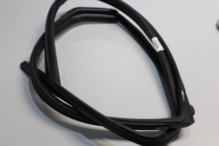 CANALETA PORTA TRASEIRA ESQUERDA HILUX SW4 17/25