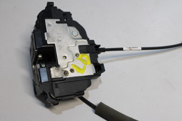 fechadura porta dianteira direita renault master 14/24 - Image 3