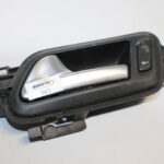 MAÇANETA INTERNA DIANTEIRA ESQUERDA AMAROK 2017 A 2024