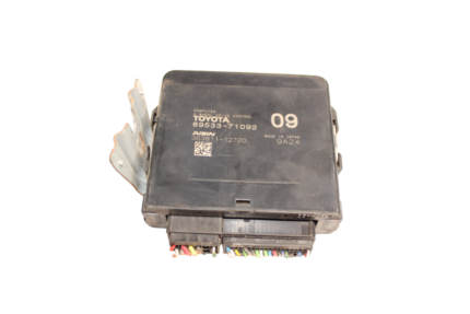 Módulo Central Tração Toyota Hilux Sw4 16/20  - 8953371092