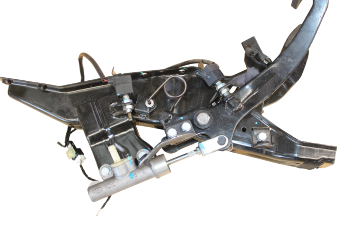 Suporte Com Pedal Embreagem E Freio Hr 13/24  2.5 Diesel - Image 2