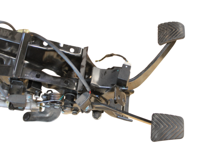Suporte Com Pedal Embreagem E Freio Hr 13/24  2.5 Diesel - Image 1