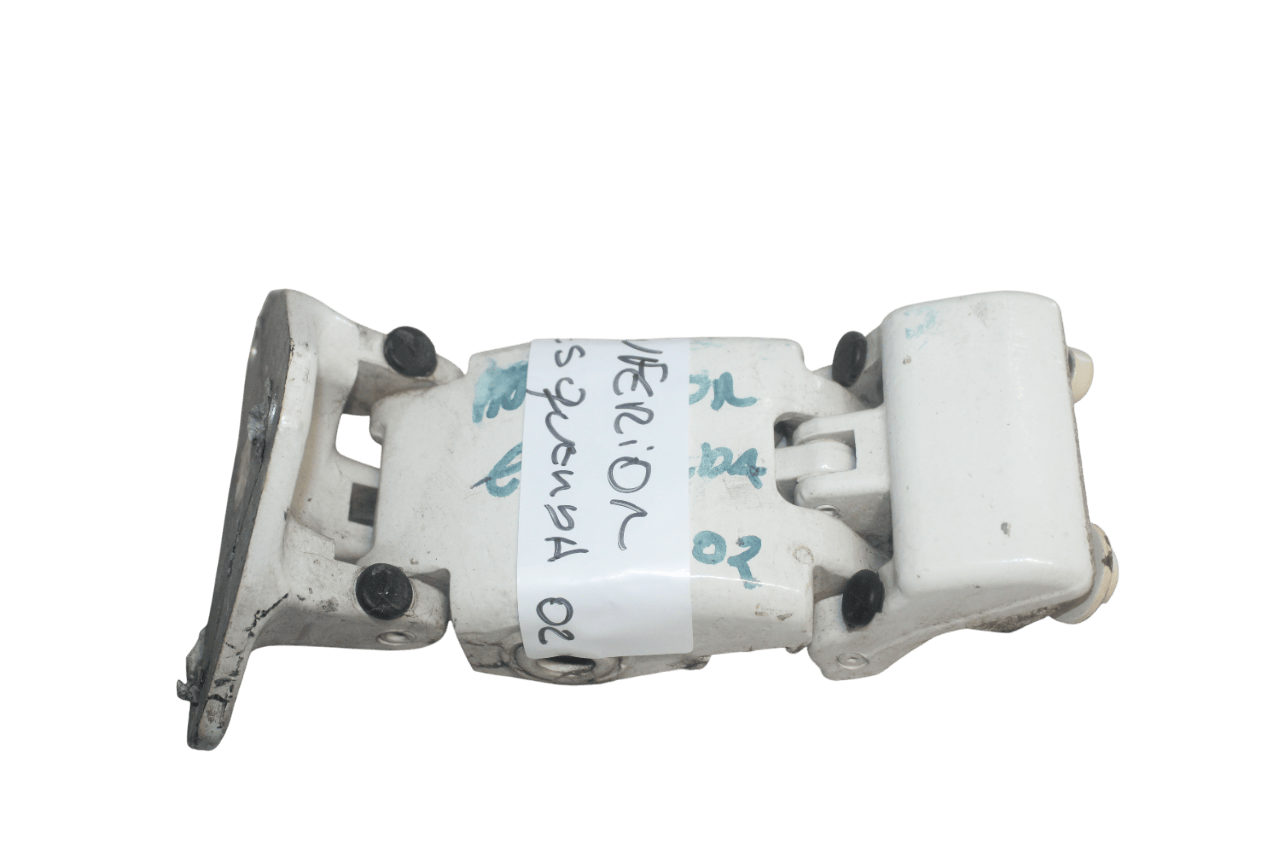 15398855406-img-2996-photoroom.png dobradiça tampa traseira inferior esquerda iveco dayli 2025 - Image 1