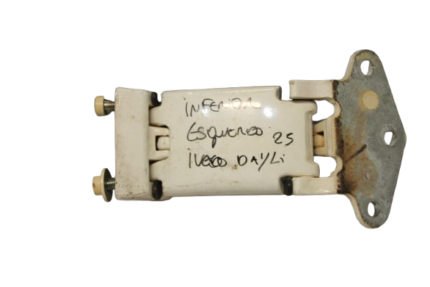 DOBRADIÇA PORTA TRASEIRA  INFERIOR ESQUERDA  IVECO DAYLI  25