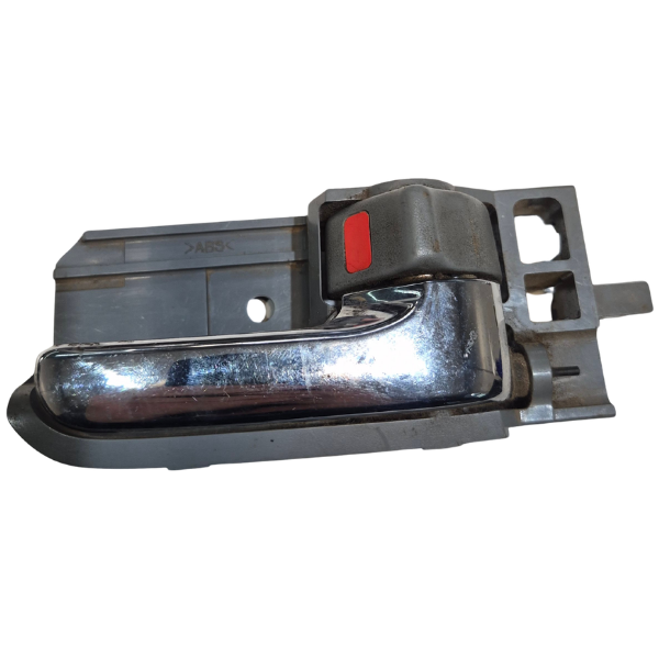 15629104672-81.png MAÇANETA INTERNA LD TOYOTA HILUX SW4 2005/2015 69273-12050 - Imagem 1